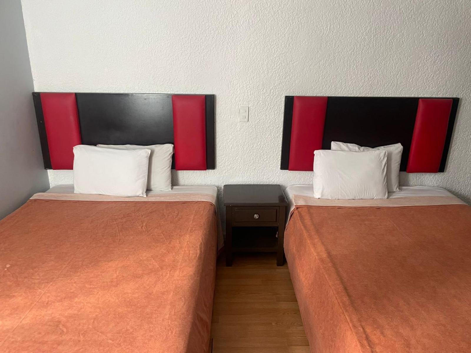 Hotel Colon Express グアダラハラ エクステリア 写真