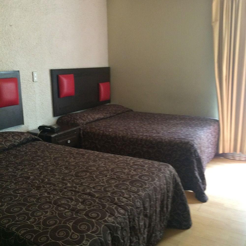 Hotel Colon Express グアダラハラ エクステリア 写真