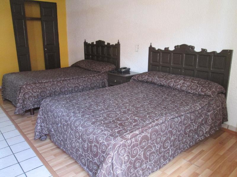 Hotel Colon Express グアダラハラ エクステリア 写真